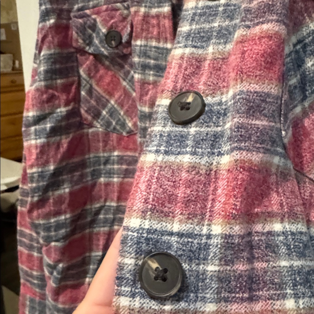 Patterned Flannel Long Sleeve - Picture 4 of 6